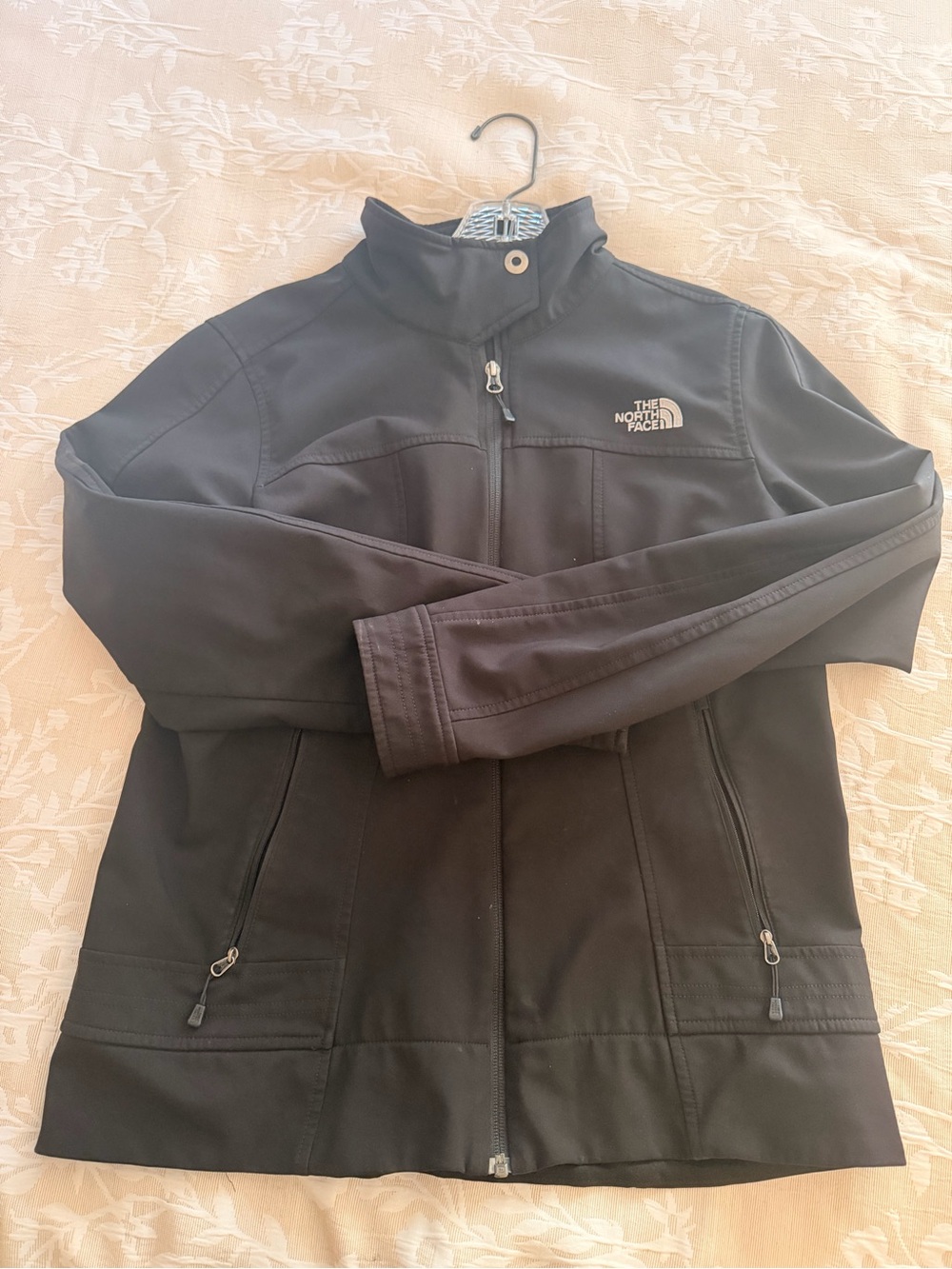 The North Face women’s  Black Lightweight Softshell Jacket